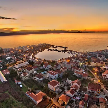 In Near Pebble * Bibinje