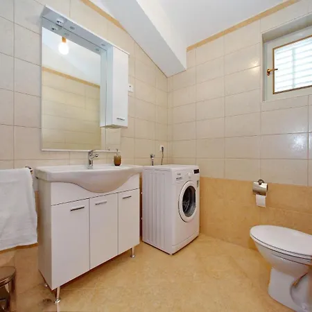 דירה Modern With Big Roofed Terrace *