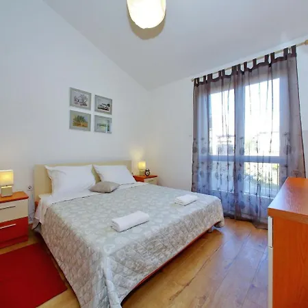 Modern With Big Roofed Terrace דירה *